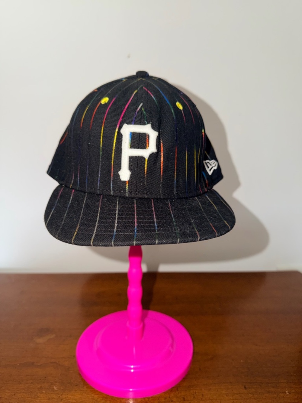 New Era Black Cap with Rainbow Pinstripes Pittsburgh Pirates Size 58.7CM